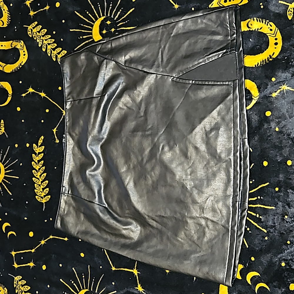 Rewash black faux leather skirt size large